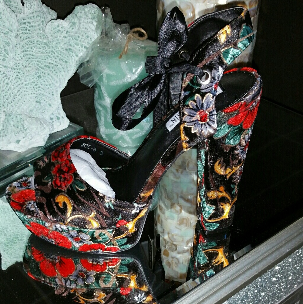 New Velvet Floral Patterned Platform Heels